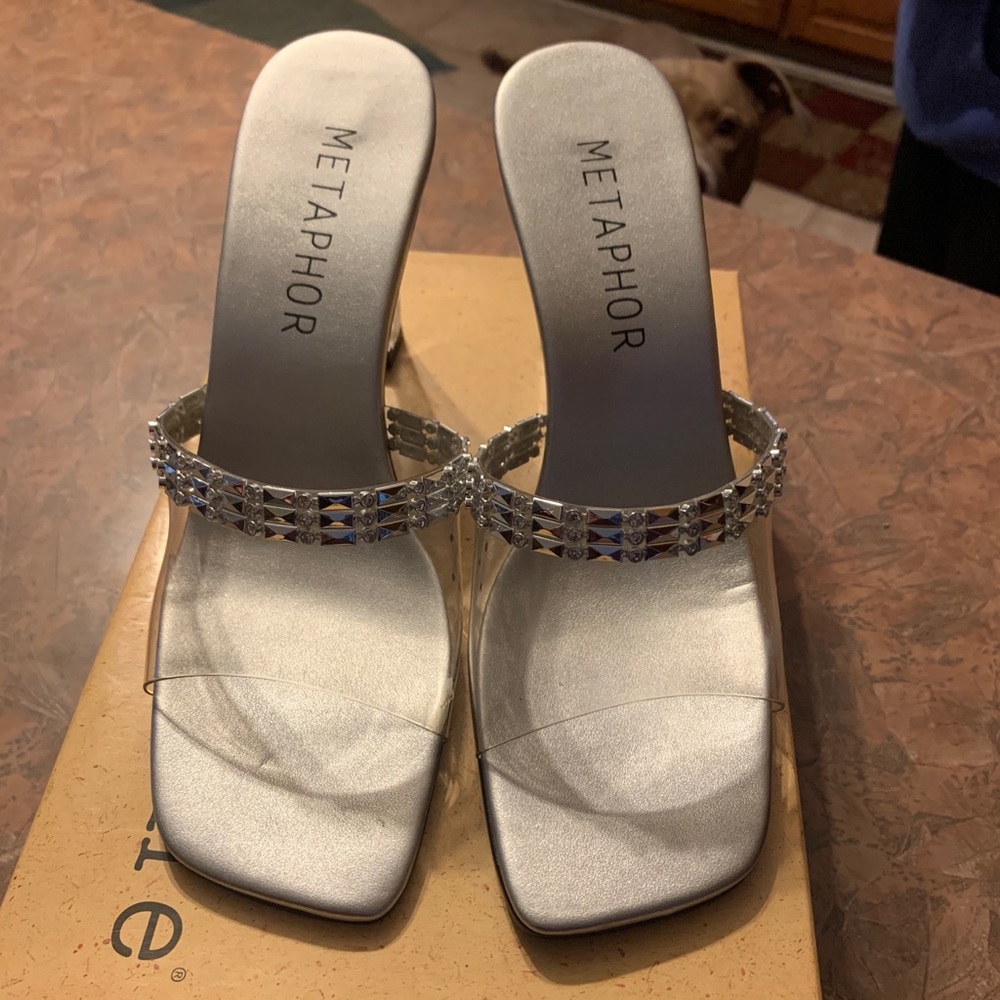 “Glass slippers” - Picture 2 of 4